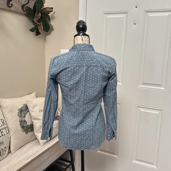 EUC J. Crew Chambray button down shirt in size PS - Picture 5 of 8